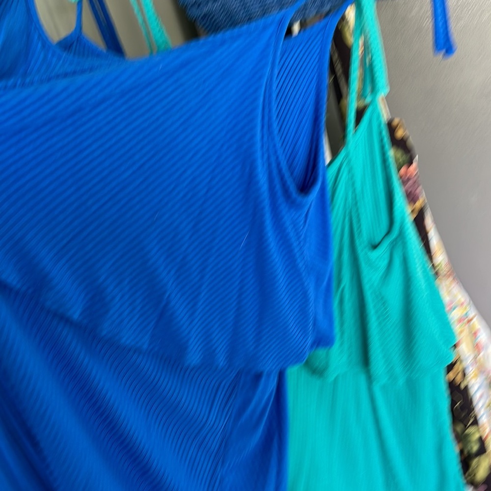 Set of 2 tops. L Never worn.
